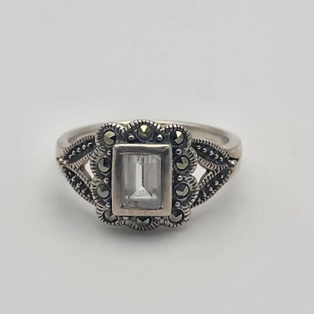 Sterling Silver Clear Quartz & Marcasite Ring (6.75)